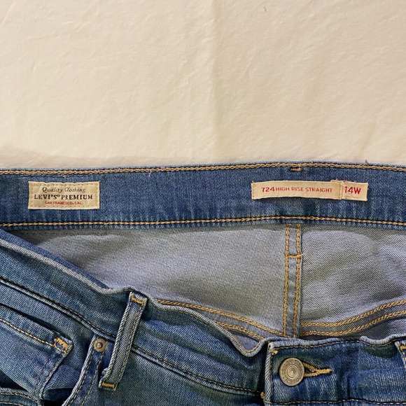 Levi's Premium 724 High Rise Straight Women's jeans in size 14W - Picture 3 of 5